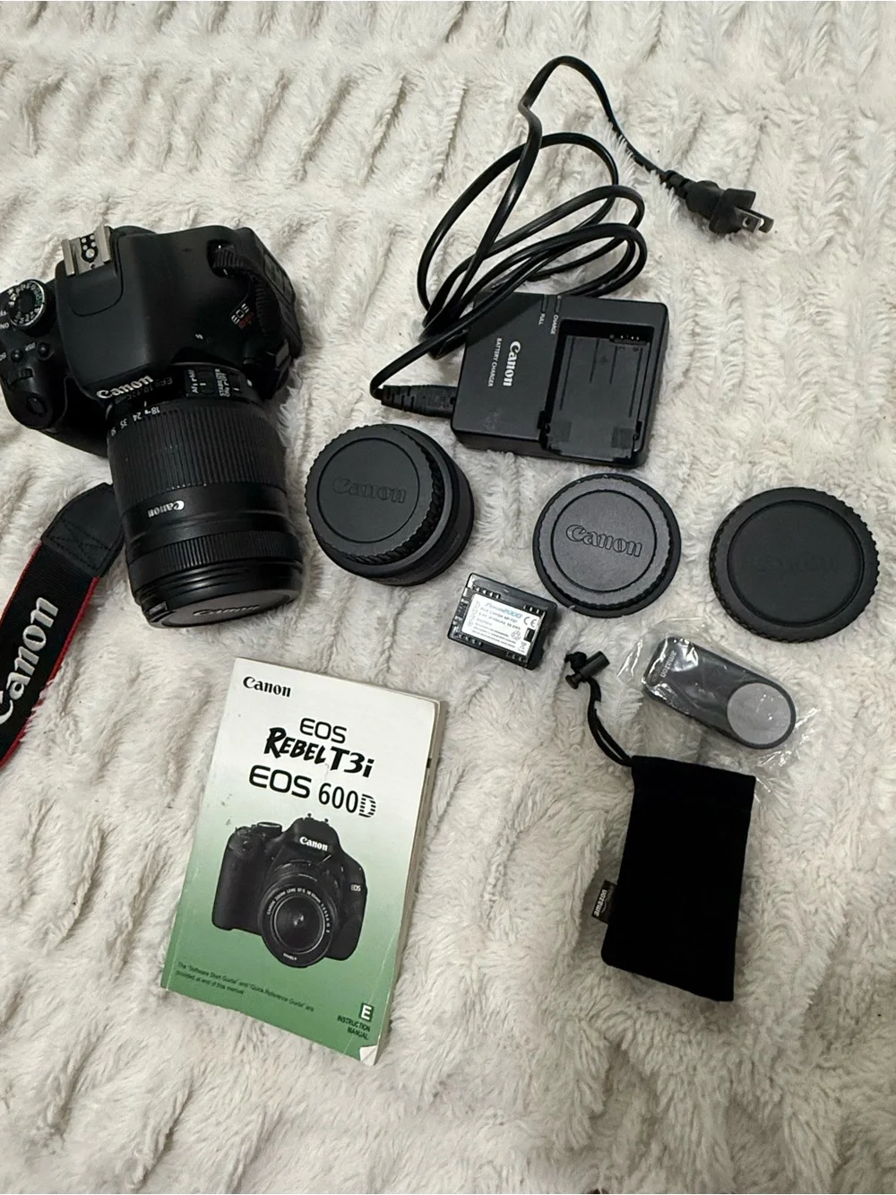 Canon EOS rebel T3i 600D Camera Kit in Black with Accessories